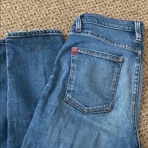 BDG 27 Mom high waist crop Jean